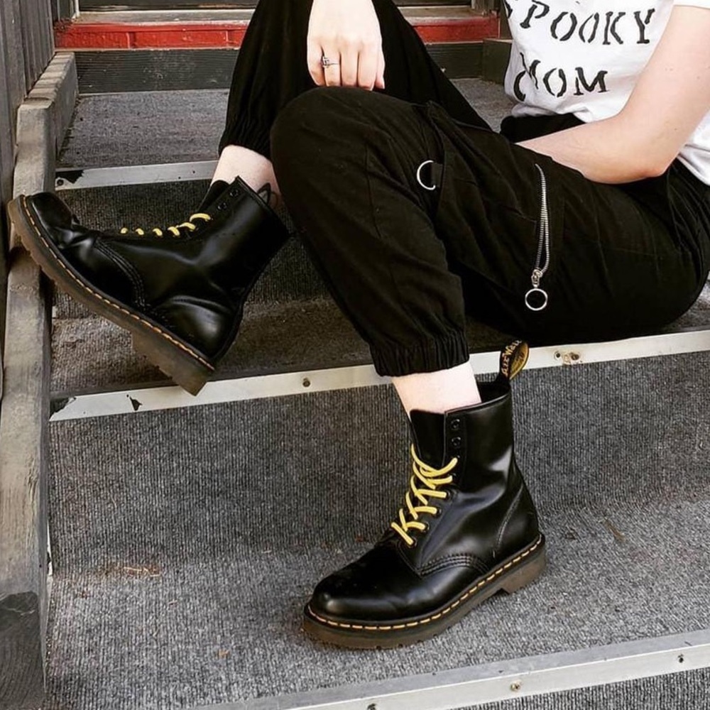 Doc Martens 1460 Smooth Leather Lace Up Boots Size 6